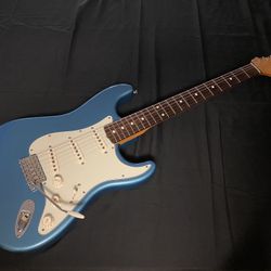 Fender Classic Series '60s Stratocaster in Lake Placid Blue / MIM