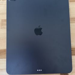 Brand New Open Box Apple M5 iPad Pro 13” 256GB Wifi with option for bundle.