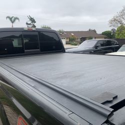 Retrax Tonneau Cover For Full Size 8’ Bed