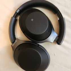 Sony WH1000XM2  Wireless noise canceling Headphones