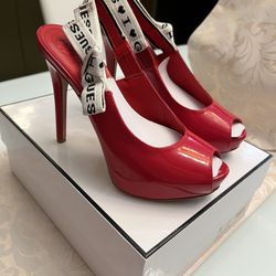 GUESS red Heels 