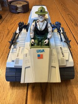 G.I. JOE 1986 SGT SLAUGHTER & TRIPLE T TANK Vehicle ***READ***