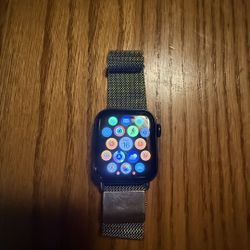 Apple Watch SE (Second Generation)