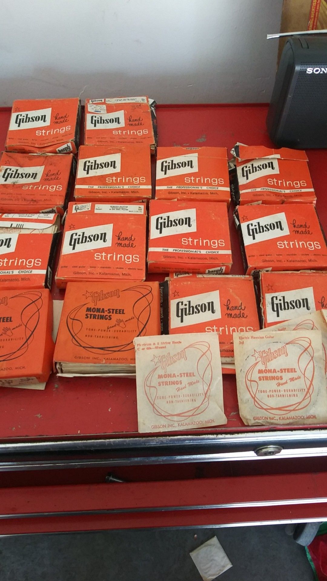 Gibson guitar strings