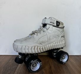 Glidr Sneaker Roller Skates - SIZE: 9M/10W