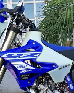 Yamaha Acerbis 3.2 Gallon Tank Like New
