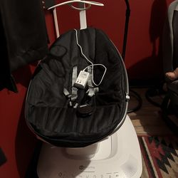 4Moms Multi-Motion Baby Swing with Smart Connectivity - Black 45.00