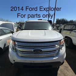 2014 Ford Explorer for parts only!