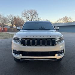 2022 Jeep Wagoneer