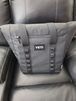 YETI Daytrip 20L Insulated Tote Bag