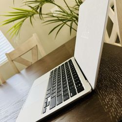 Apple MacBook Air 13-inch M4 16GB, 256GB! Silver Brand New Opened Box 