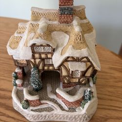 David Winter Miss Belle’s Cottage 1995 Special Edition 