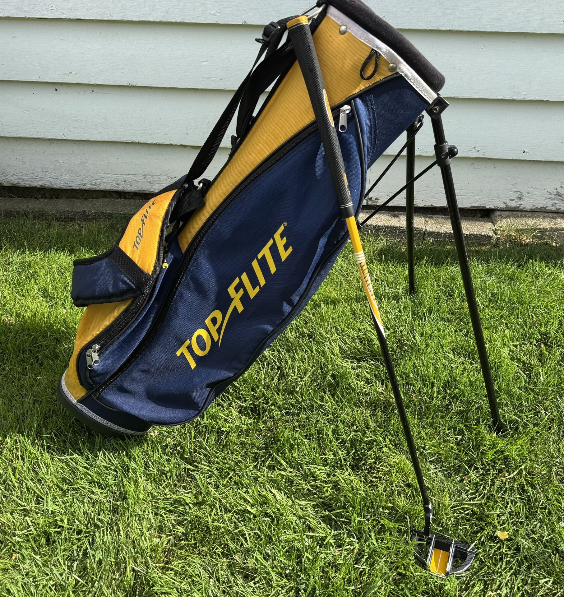 Top Flite XLj Junior Kids Golf Bag with Bag Stand and RH WALTER HAGEN putter