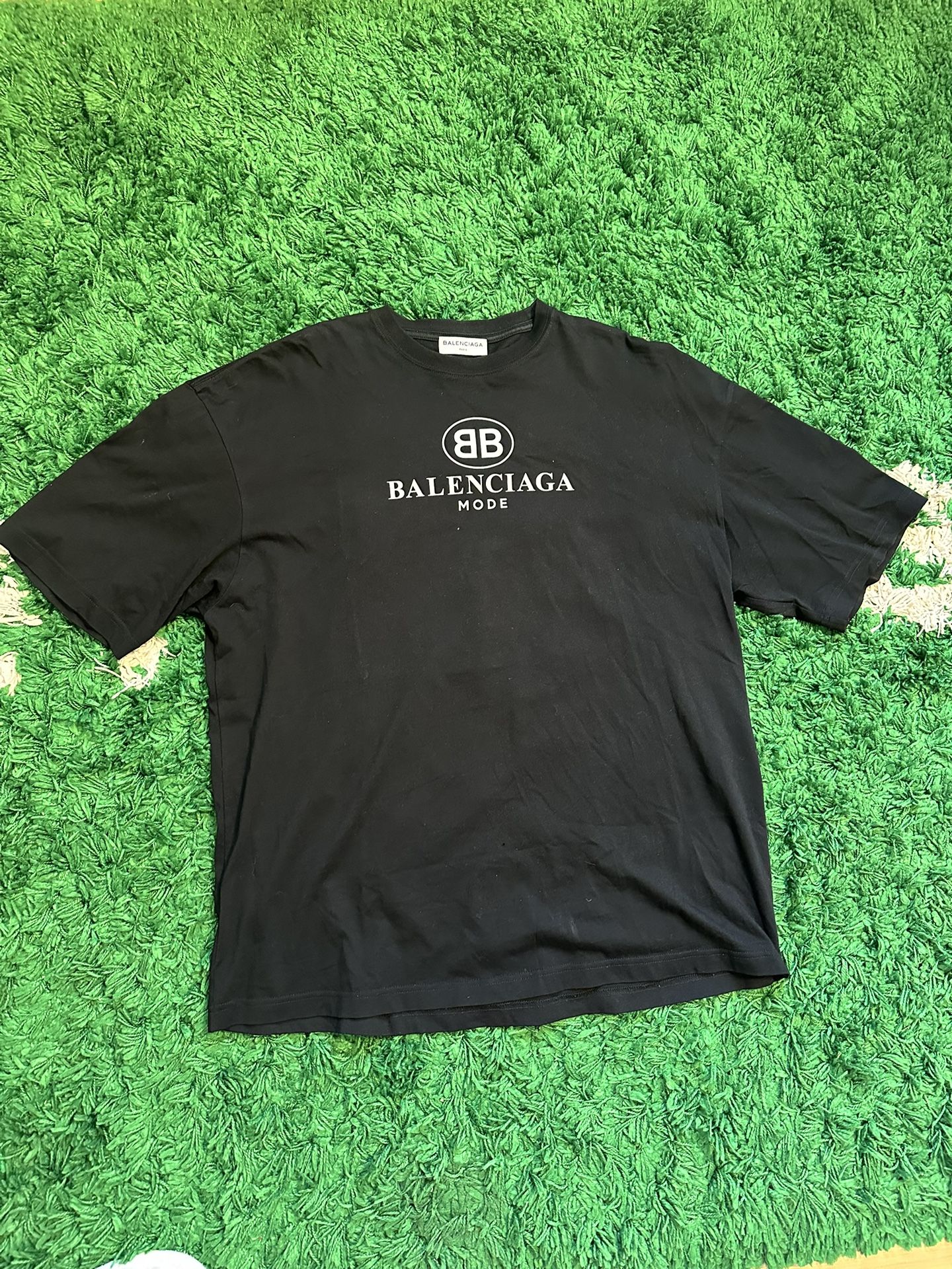 Balenciaga Mode Shirt Size medium Fits XL