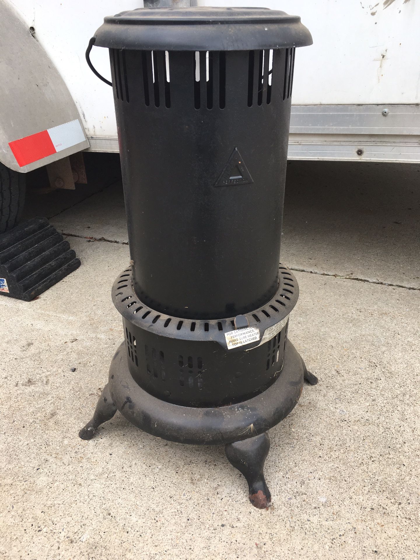 Vintage Perfection Model 525 M Kerosene Oil Portable Heater Made