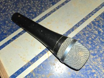 Sennheiser e935 dynamic microphone