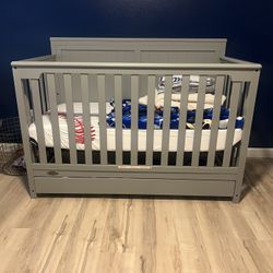 Graco Crib & Dresser Set