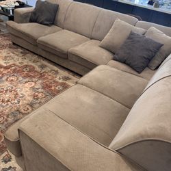 $500 OBO SECTIONAL SLEEPER COUCH. 109”x90”