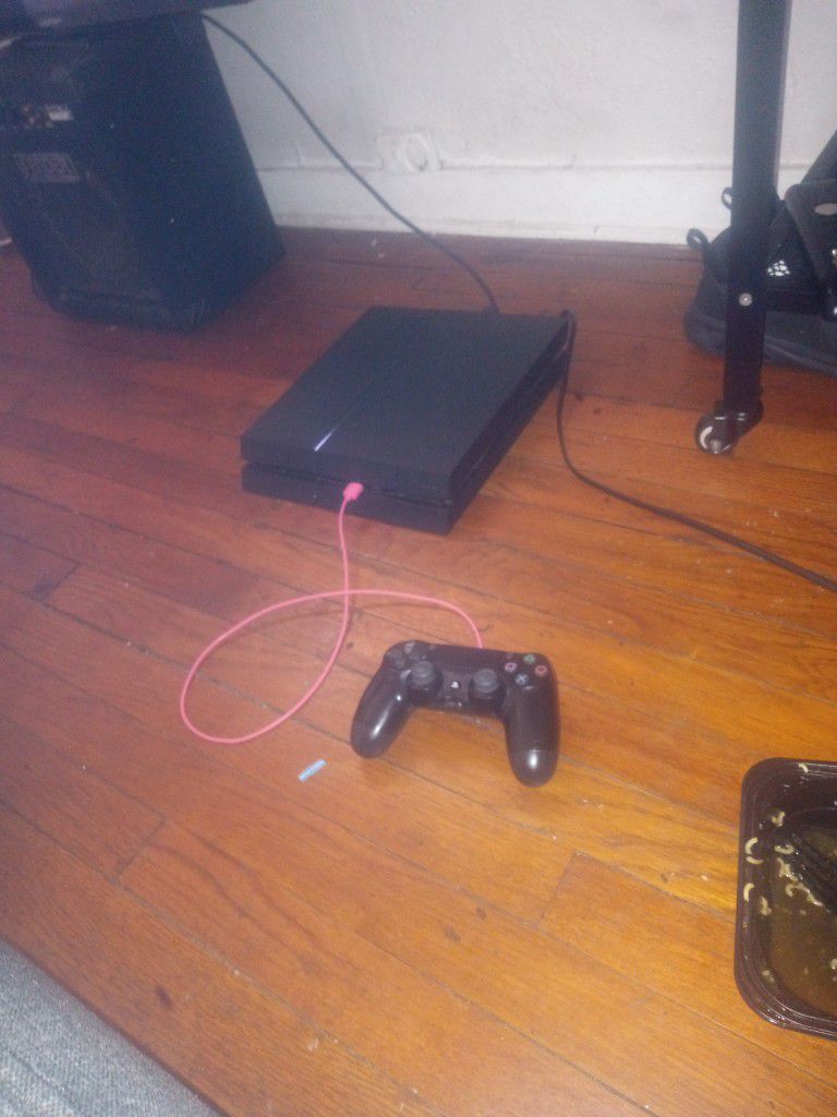 Ps4 With Controller And Powerand Vid  Cords