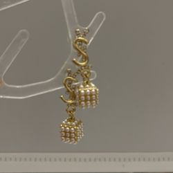 Mini Pearls Earrings