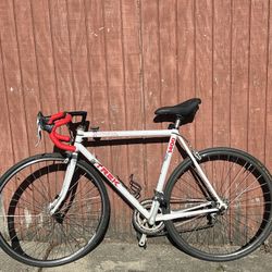 Road Bike Trek 1400