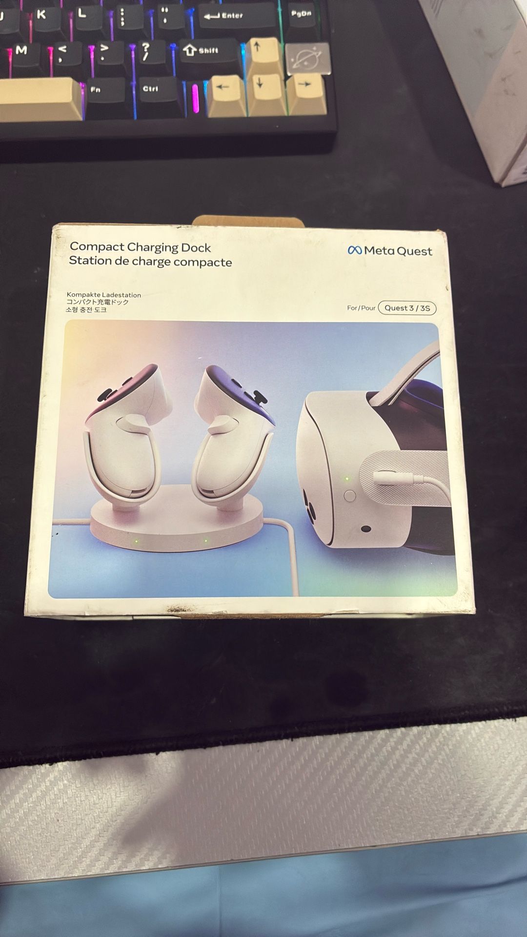 Compact Charging Dock for oculus