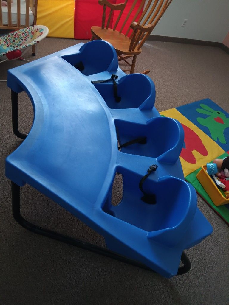 Feeding table for Sale in Dallas, TX OfferUp