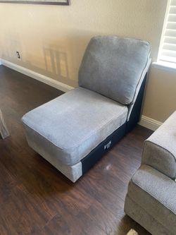 Single extension couch piece