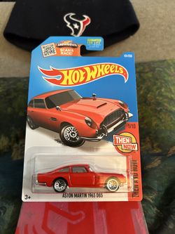 Hot wheel Aston Martin $10