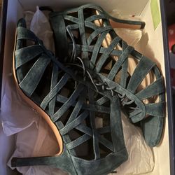 Pour La Vicroire Heel