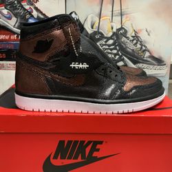 New Jordan 1 Retro High Fearless Metallic Rose Gold (W) Size 7 Women, 7.5 Women