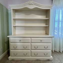 Munire 6 Drawer Dresser with Hutch