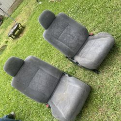 Ek Seat On Eg Rails 