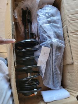 2004----2012 Chevy Malibu /2005 ------2010 Pontiac G6 part#172200---172199 front struts