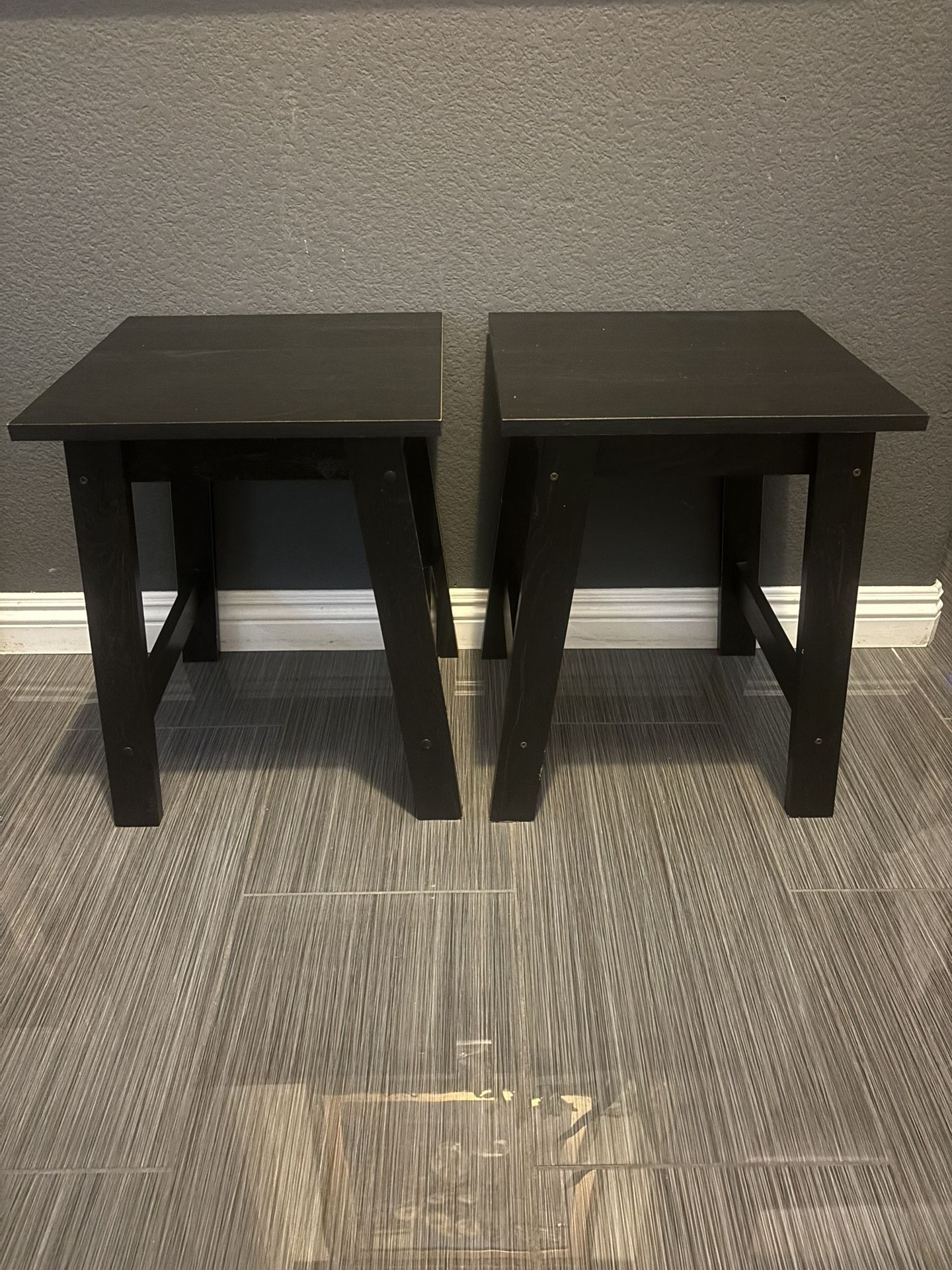 Set Of 2 End Table Or Night Stand 