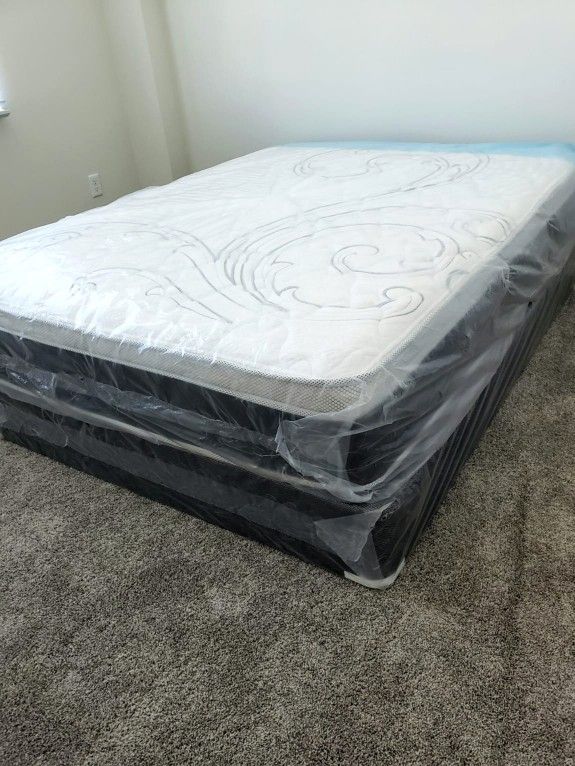 NEW QUEEN PLUSH PILLOW TOP MATTRESS. Bed frame is not available. Take it home same day 👍