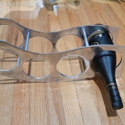 Chrome 4 Bottle Wine Rack - 

Wine bottle is not included

Pick up in San Jose 95121