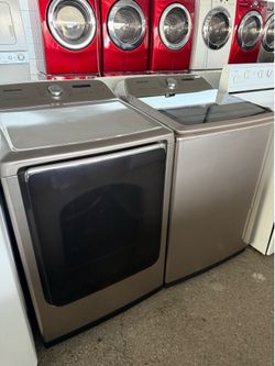 Samsung top load washer and electric dryer set in perfect condition