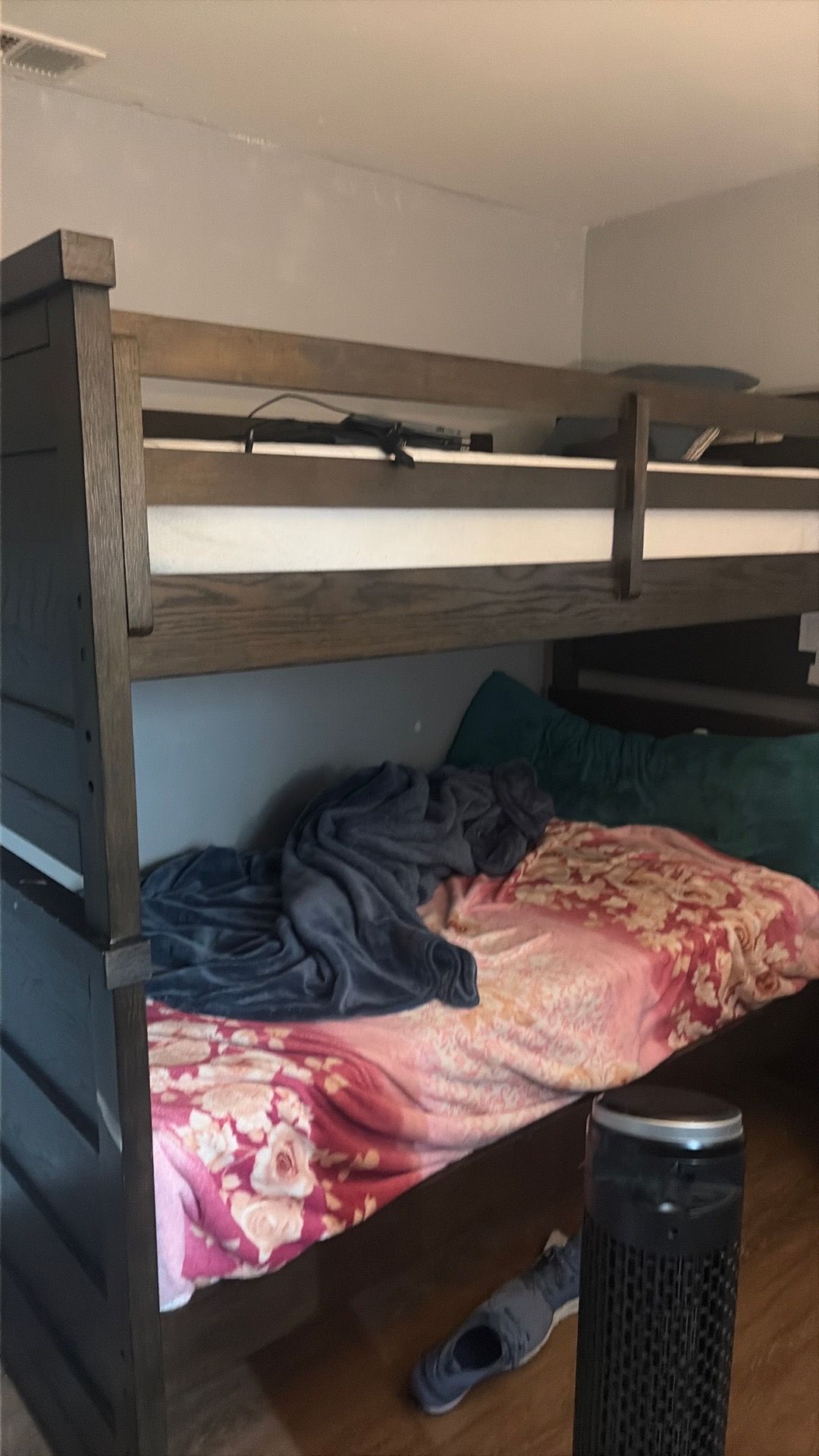 Twin size bunk bed