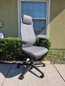 Haworth fern office chair with headrest