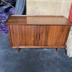 Mid Century Modern Heritage Henredon Mini Credenza 46” Length X 17” Deep X 25” High