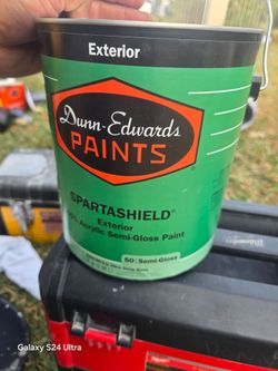 Semigloss green paint