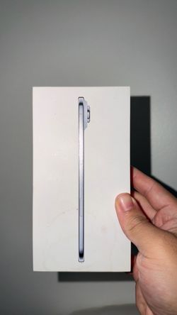 iPhone Air 256GB Sky Blue Unlocked- Apple