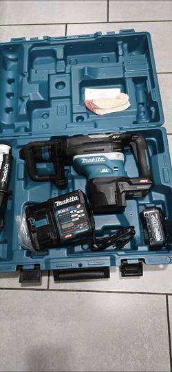 MAKITA 40 VT BRUSHLESS  SDS MAX ROTARY HAMMER 1-9/16 + BATTER AND CHARGER SET NEW