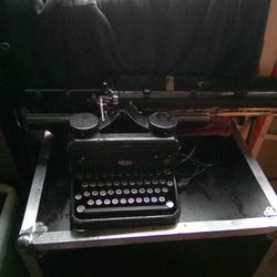 Vintage Typewriter 
