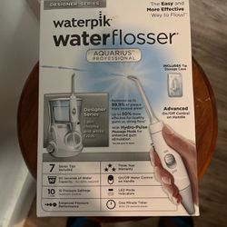 Waterpik WATERFLOSSER AQUARIUS New In Open Box