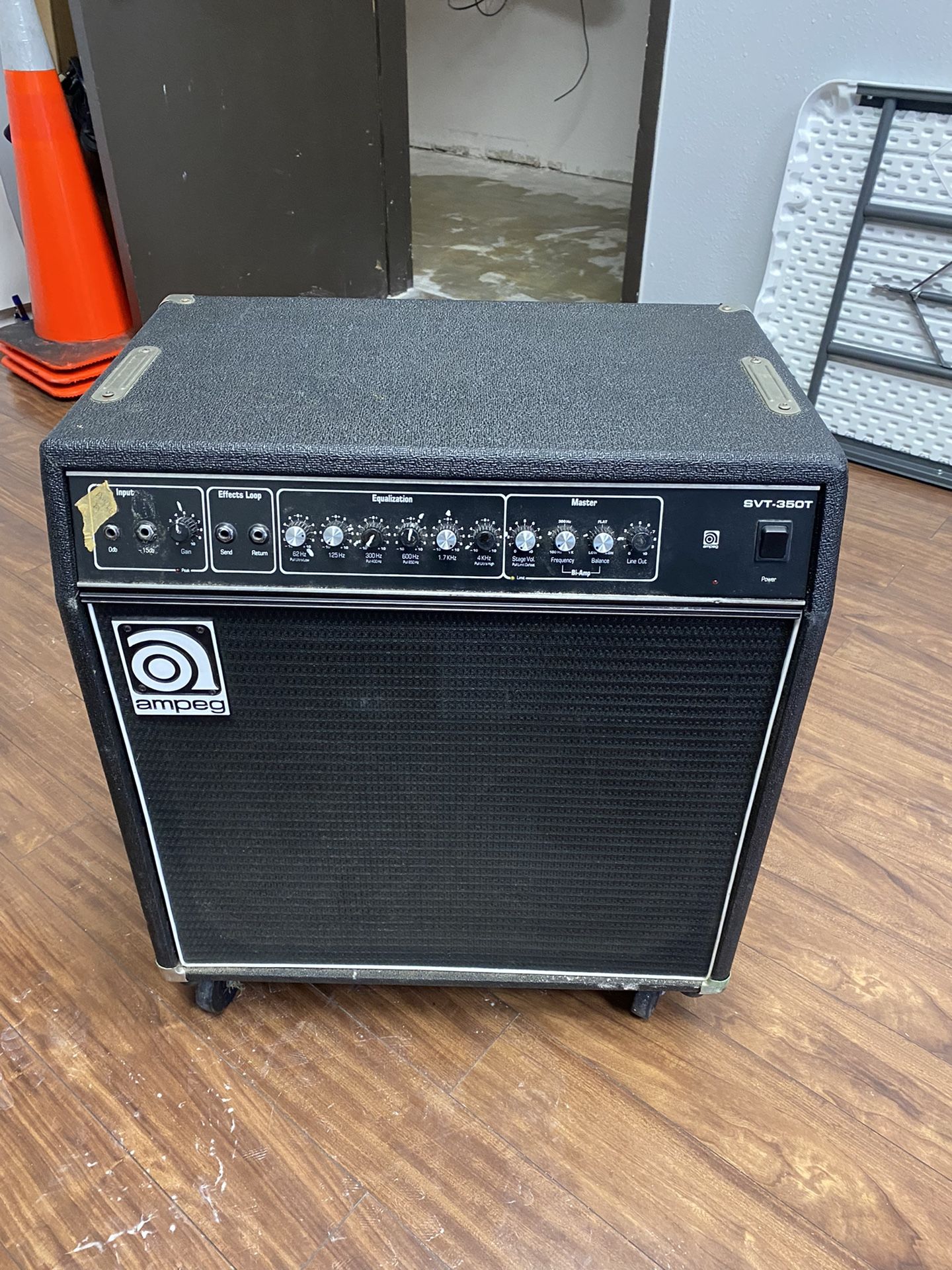Ampeg SVT-350T Bass Amp