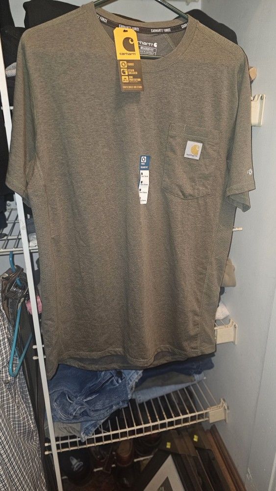 NWT Mens Carhartt Tshirt