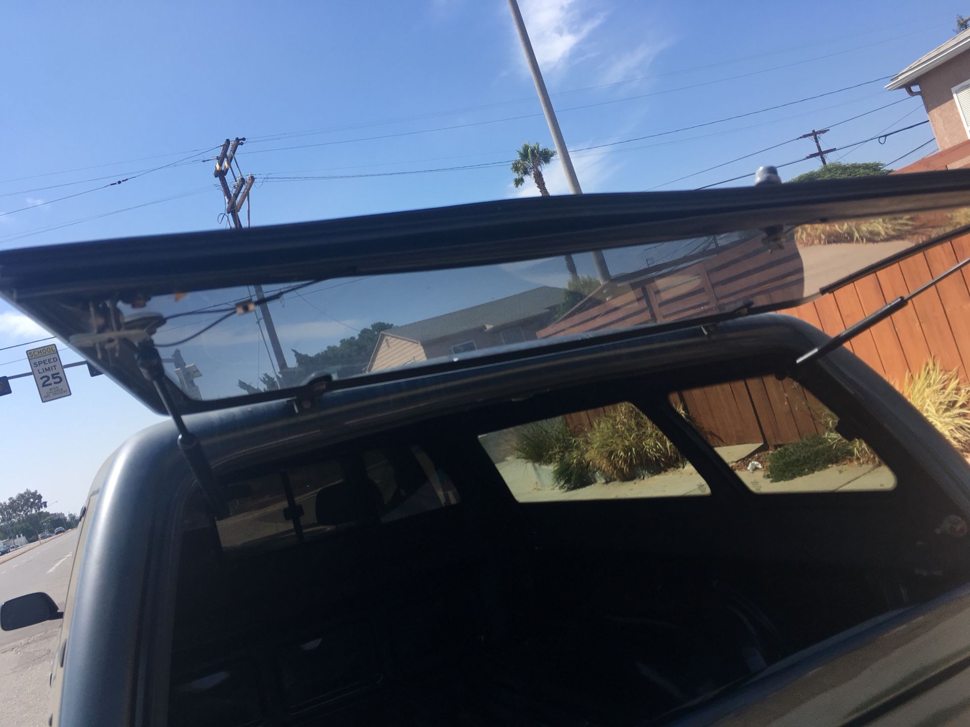 Toyota Tacoma 96 camper shell