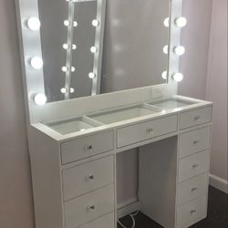 Hollywood Makeup Vanity 